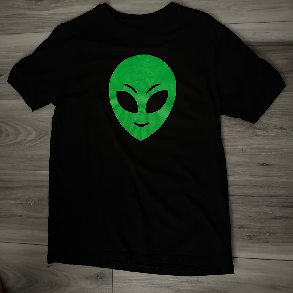 Alien shirt!!